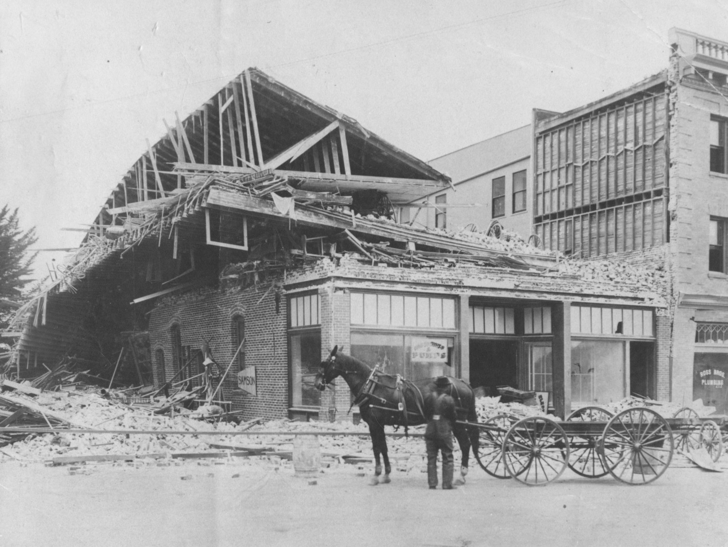 Wisnom's hardware after the 1906 earthquake